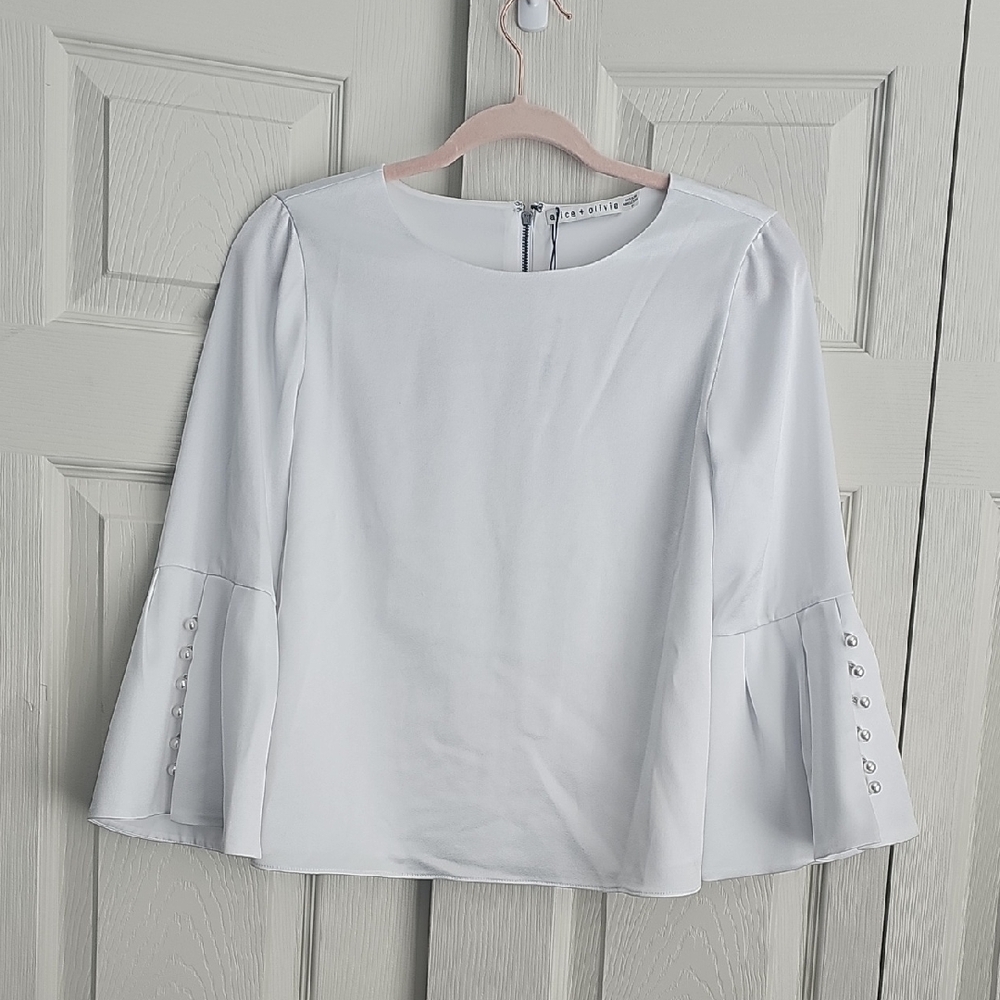 Alice + Olivia Bernice white Satin long sleeve Blouse with ruffle sleeves. #0252